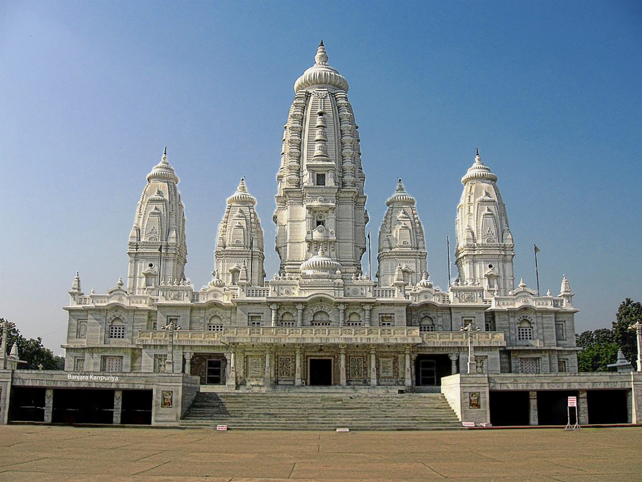 JK Temple | Kanpur | Juggilal Kamplapat temple | ancient and modern architecture | Radhakrishna | Sarvodaya Nagar | JK Trust | Singhania family | Banjara kanpuriya